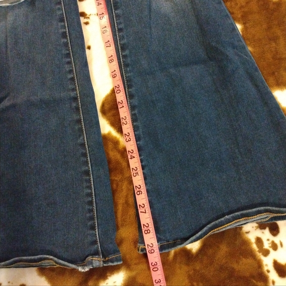 Women's American Eagle Distressed Bell Bottom Flare Jeans - Picture 5 of 7